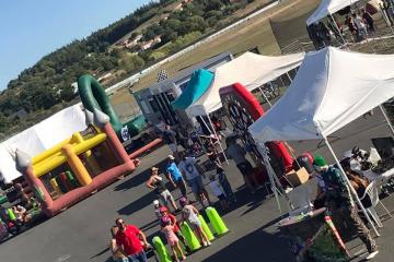 Très belle journée caritative et familiale hier sur le Circuit d'Albi! Bravo à Jeremy Phez et aux bénévoles d’ « unis pour l’autonomie »...! A vélo, à trottinette, en camion, en roller ou en voiture, quels que soient les âges, le niveau des participants et les énergies utilisées...., cet équipement démontre une nouvelle fois combien il a sa place sur notre territoire...