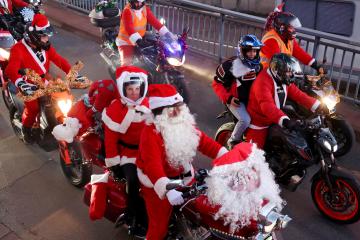 120 motards de l'asso By-Coeurs Cathares ont récolté 180 cadeaux qui vont permettre à des enfants de passer un beau Noël…