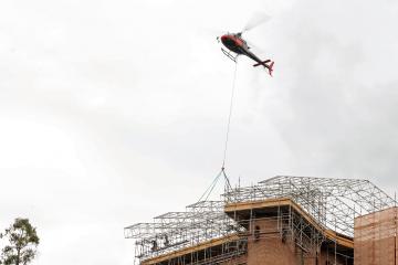 Retrait de la structure métallique installée dans le cadre des travaux du Donjon Saint Michel